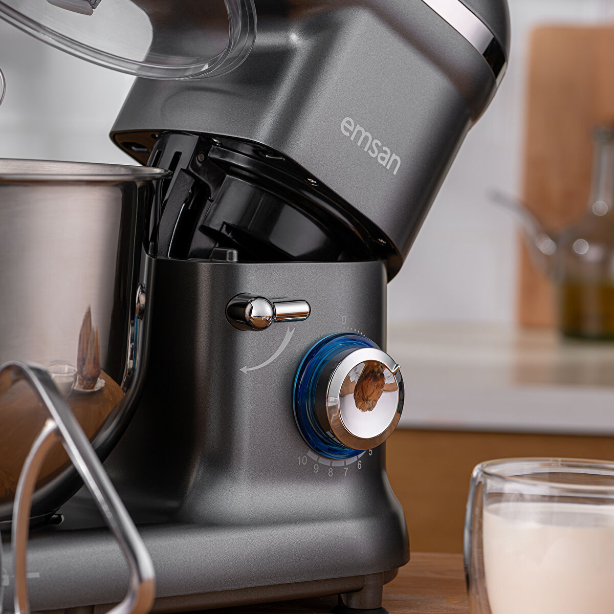 Emsan Bella Gusto Comfort Kıyma Çekme Aparatlı Hamur Yoğurma Makinesi Gri 1300W 5,5L - 4
